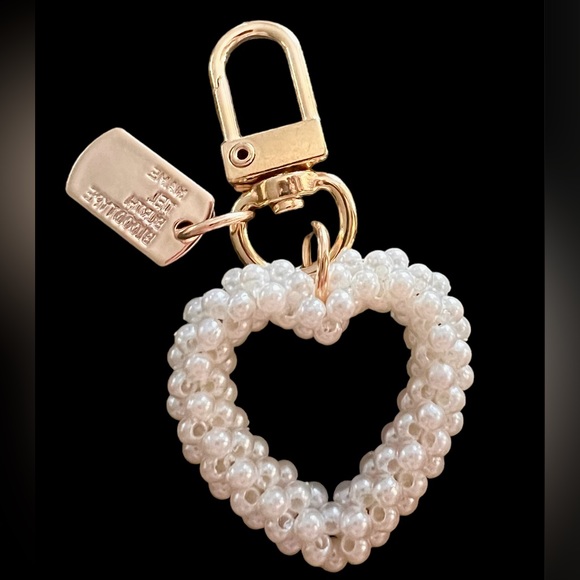 UNBRANDED Handbags - Heart ZIPPER PULL KEY CHAIN PURSE BACKPACK PULL